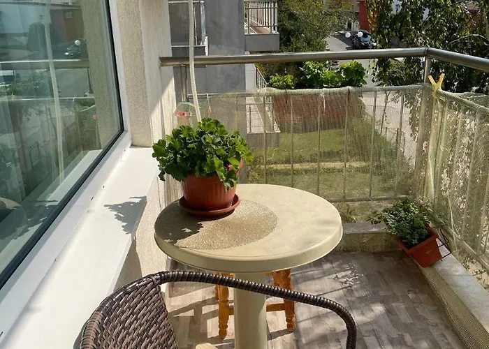 Dom-el Real 1 - Apartment